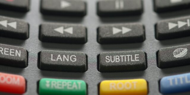 TV-Fernbedienung mit Taste für Untertitel