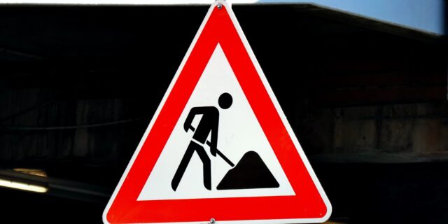 Gefahrensignalschild Baustelle